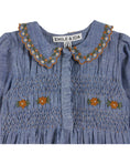 Gallery viewerに画像を読み込む, SMOCKED EMBROIDERED CHAMBRAY ROMPER
