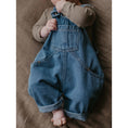 Gallery viewerに画像を読み込む, The Oversized Denim Dungaree

