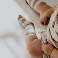 Gallery viewerに画像を読み込む, Finch & Fable Knee Socks
