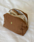 Gallery viewerに画像を読み込む, Toiletry Bag
